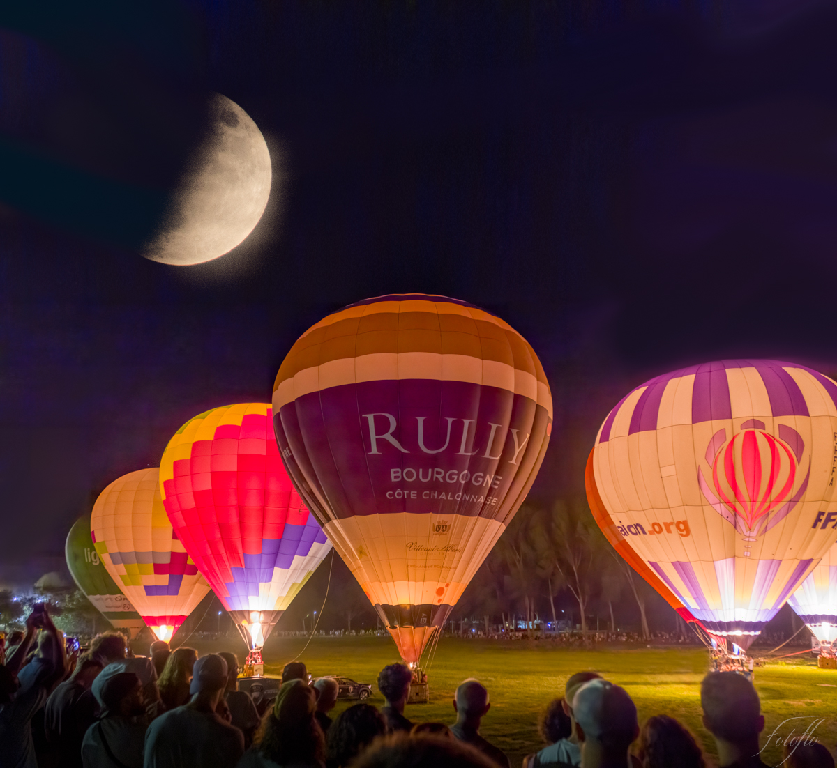 Intégration de la lune avec les montgolfières