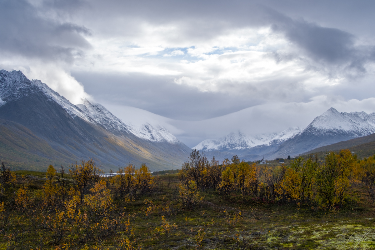 Image initiale, manque de netteté sur les montagnes