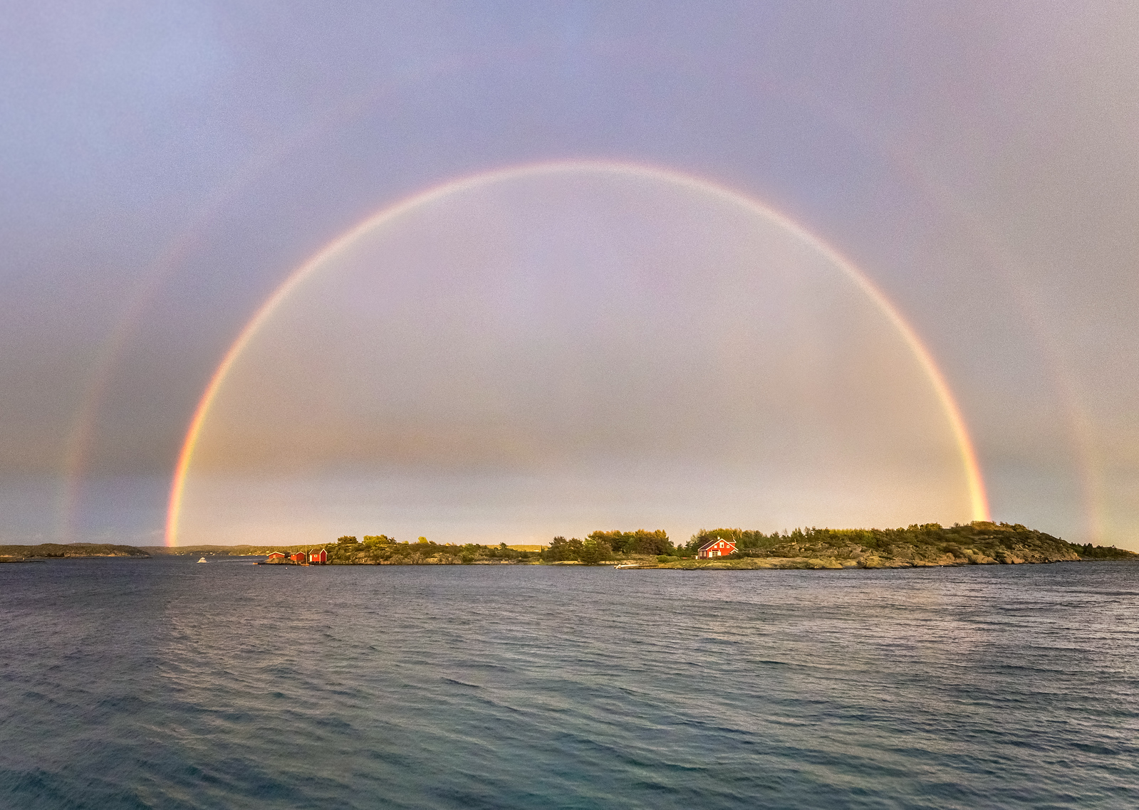 Double arc en ciel en Norvège. Crédit photo : Johan Georget